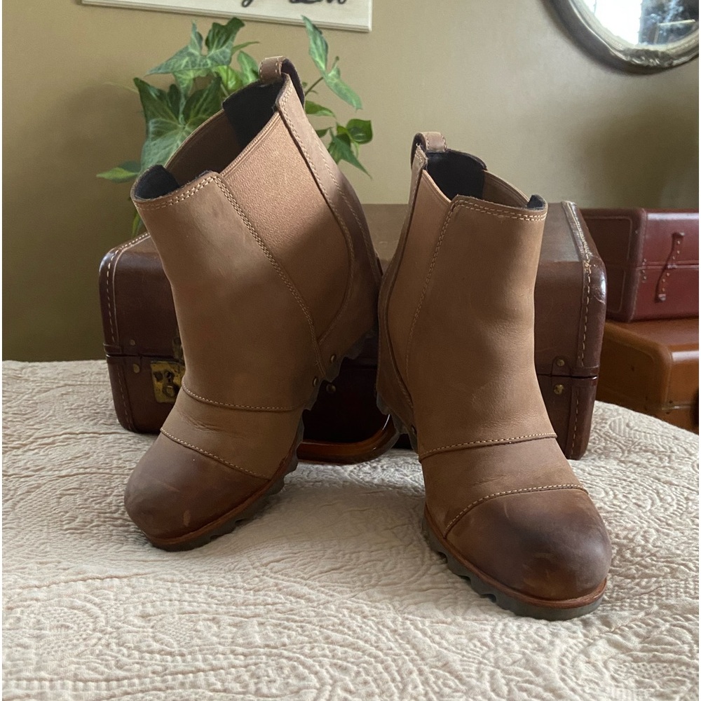 Sorel Tan Brown Leather Chelsea Ankle Boots